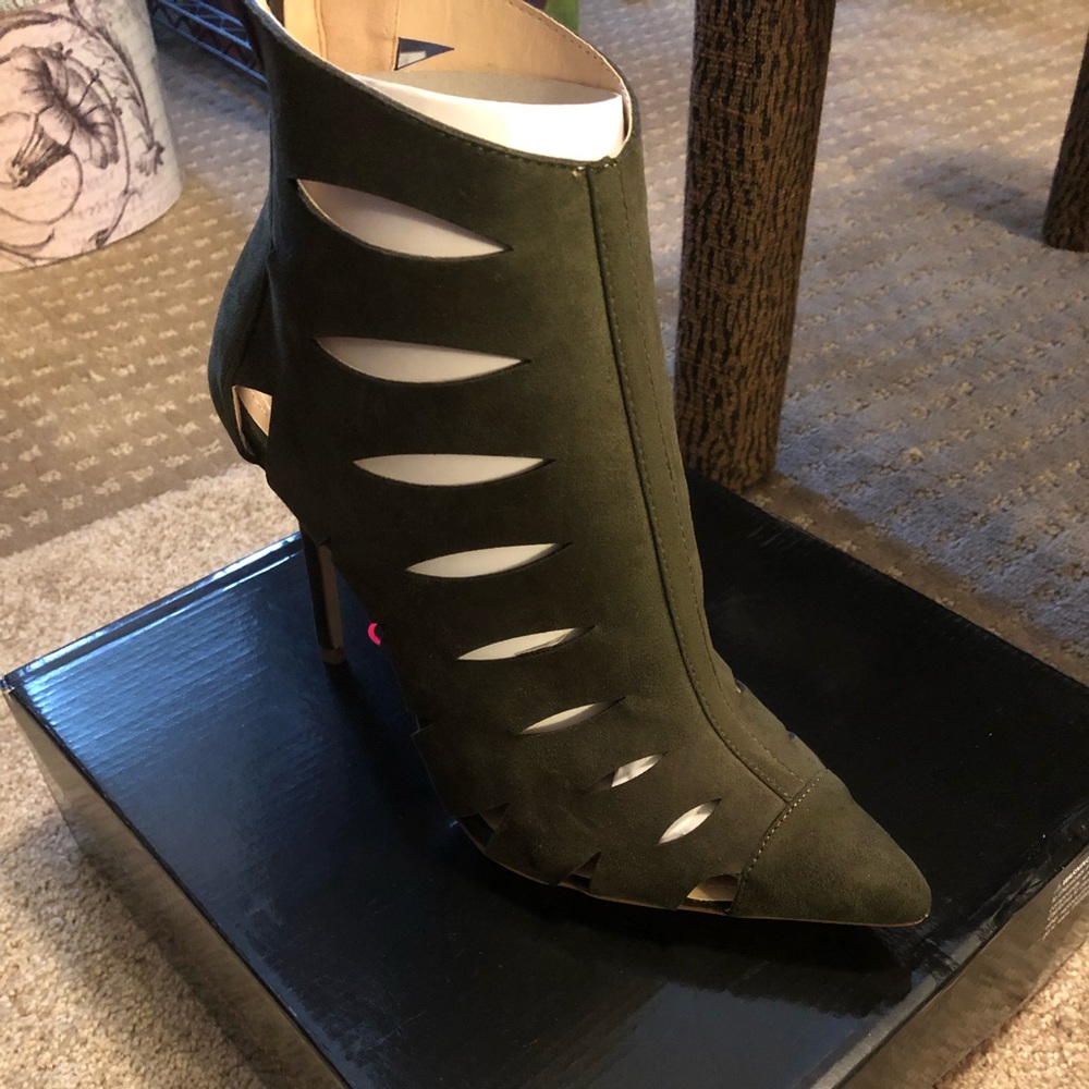 BOGO New olive heel - Picture 5 of 5